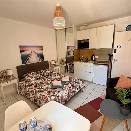 Zephyra Deluxe Dans Privee Avec Patio A Proximite Апартаменты